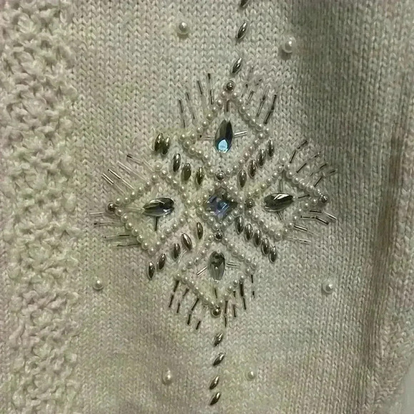 Vintage Shenanigans Christmas Snowflakes Pearl Beaded Christmas Sweater size S - Picture 4 of 12